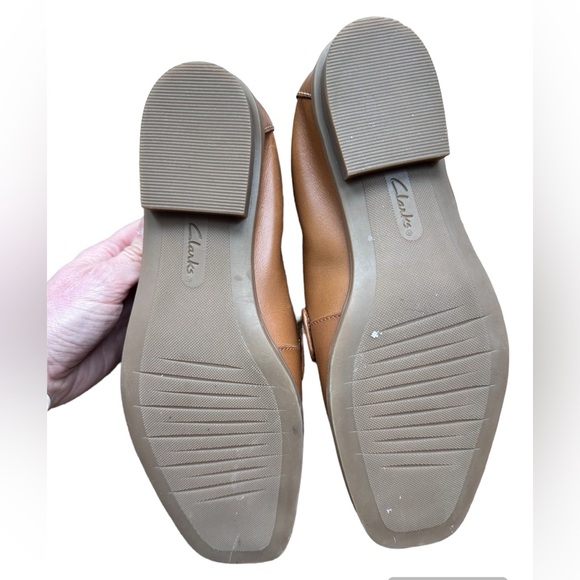 Clarks Women’s Lyrical Way Loafers in Cognac Brown Leather SZ 8.5 - Picture 2 of 7